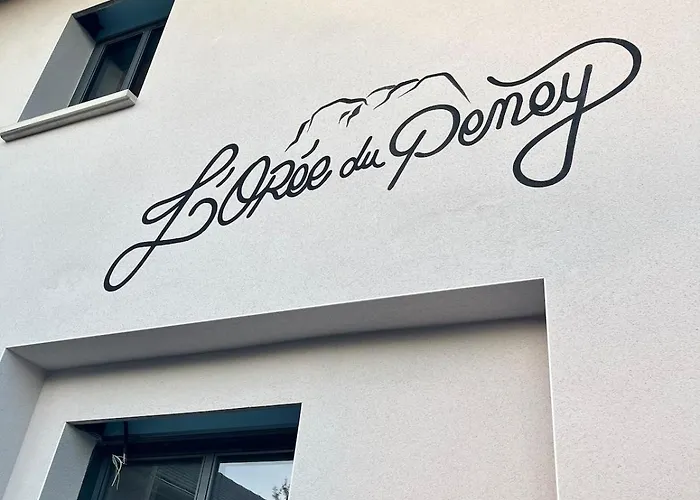 L'orée Du Peney Villa
